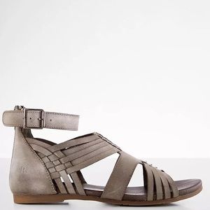 BRAND NEW no box, ROAN SCARLETTY LEATHER SANDEL, Grey, Size 6.5